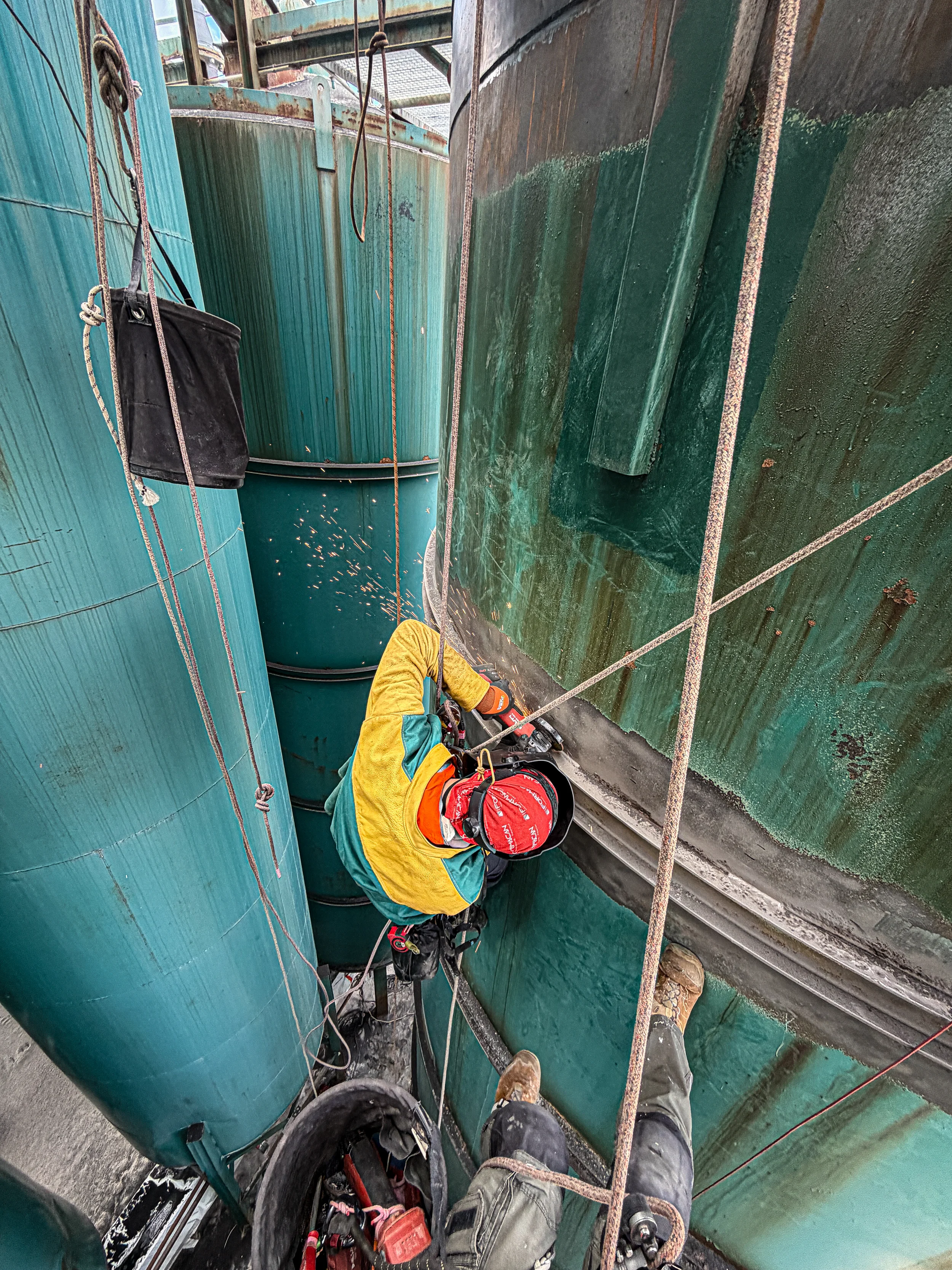Intervention de cordistes MS Access pour le marchand de sable chez SIBELCO à Bordeaux (industrie) – 1